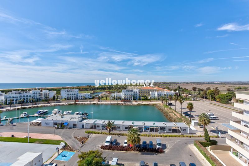 Rare opportunity: Modern 2 bedroom apartment at the Marina of Vilamoura